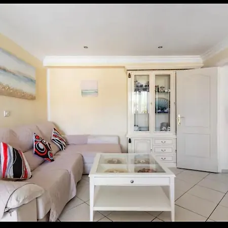 Homestay Eva Asiana With Shared Pool *