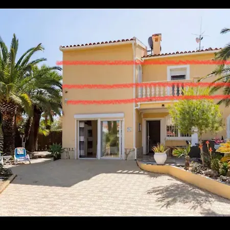 Eva Asiana With Shared Pool Homestay Benissa