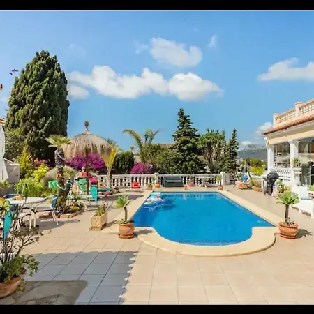Homestay Eva Asiana With Shared Pool