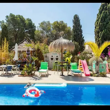 Homestay Eva Asiana With Shared Pool *